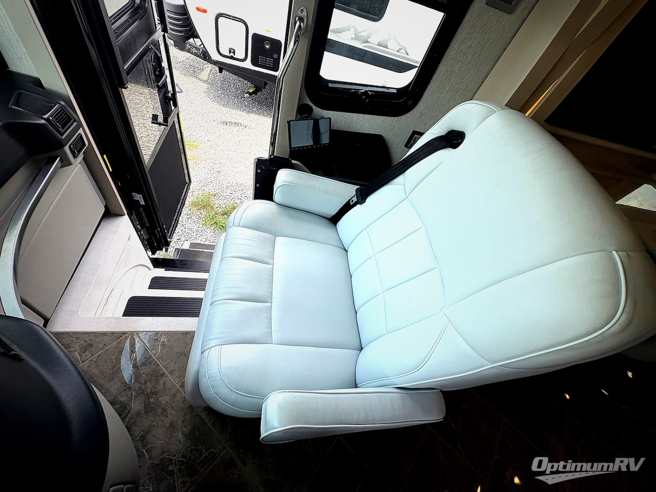 2021 Newmar New Aire 3543 Photo 6