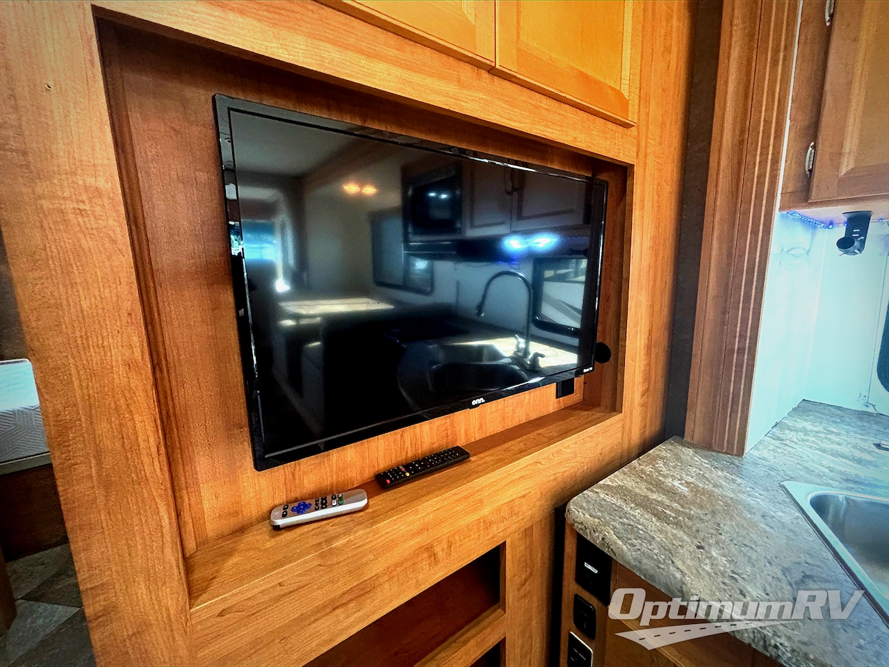 2014 Coachmen Pursuit 29 SB Photo 10