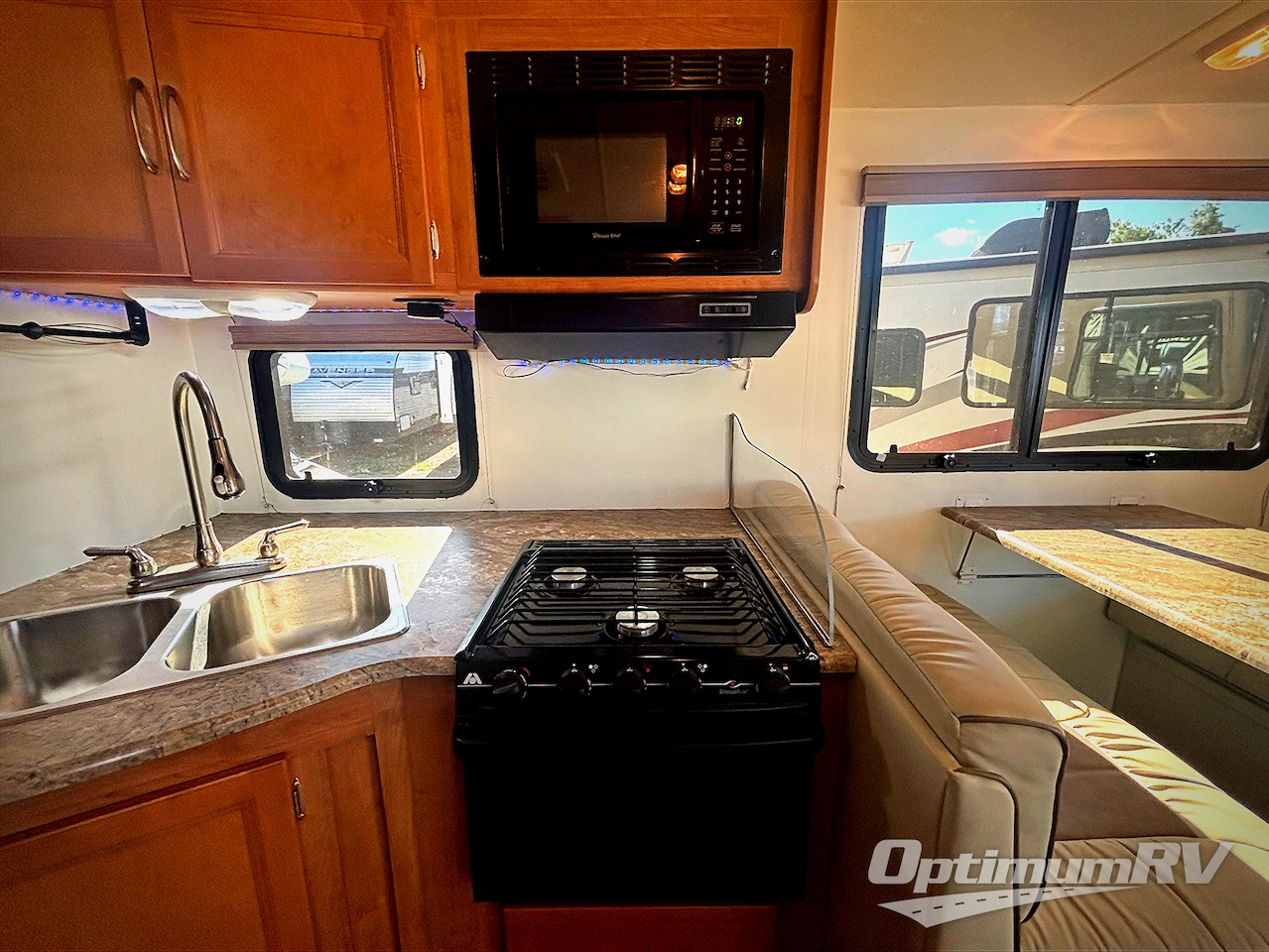 2014 Coachmen Pursuit 29 SB Photo 8