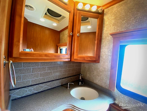 2010 Tiffin Phaeton 40QTH RV Photo 4