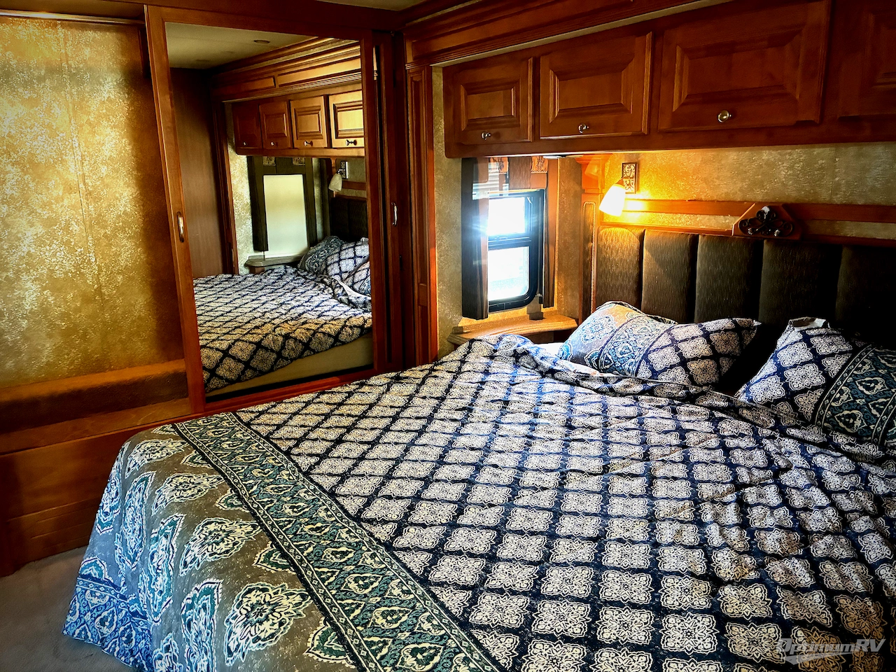2010 Tiffin Phaeton 40QTH Photo 9