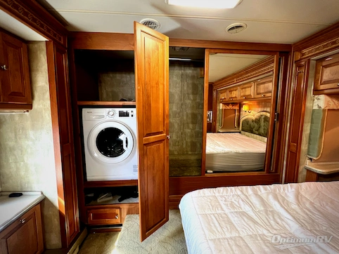 2008 Tiffin Phaeton 36 QSH RV Photo 4