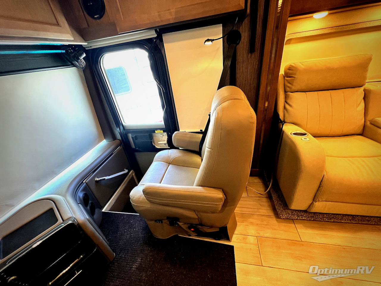 2021 Thor Aria 3901 Photo 8