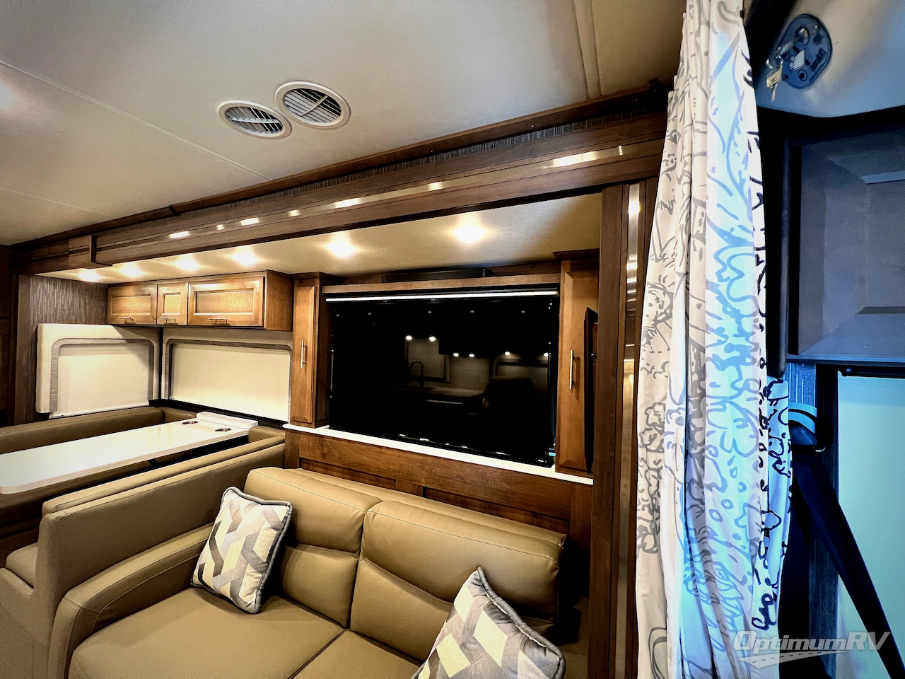 2021 Thor Aria 3901 Photo 10