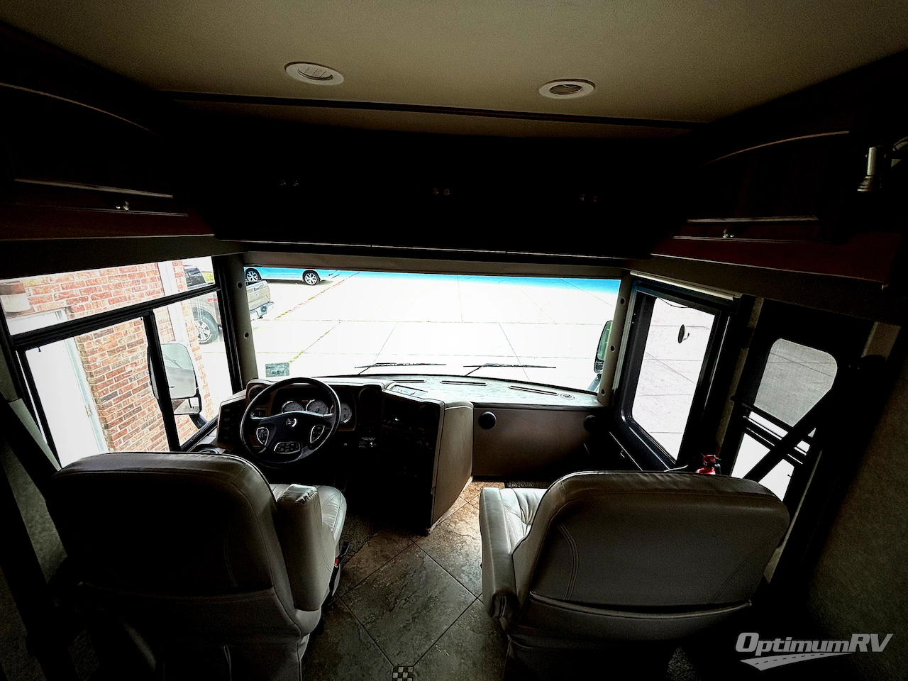 2010 Winnebago Tour 40BD Photo 6