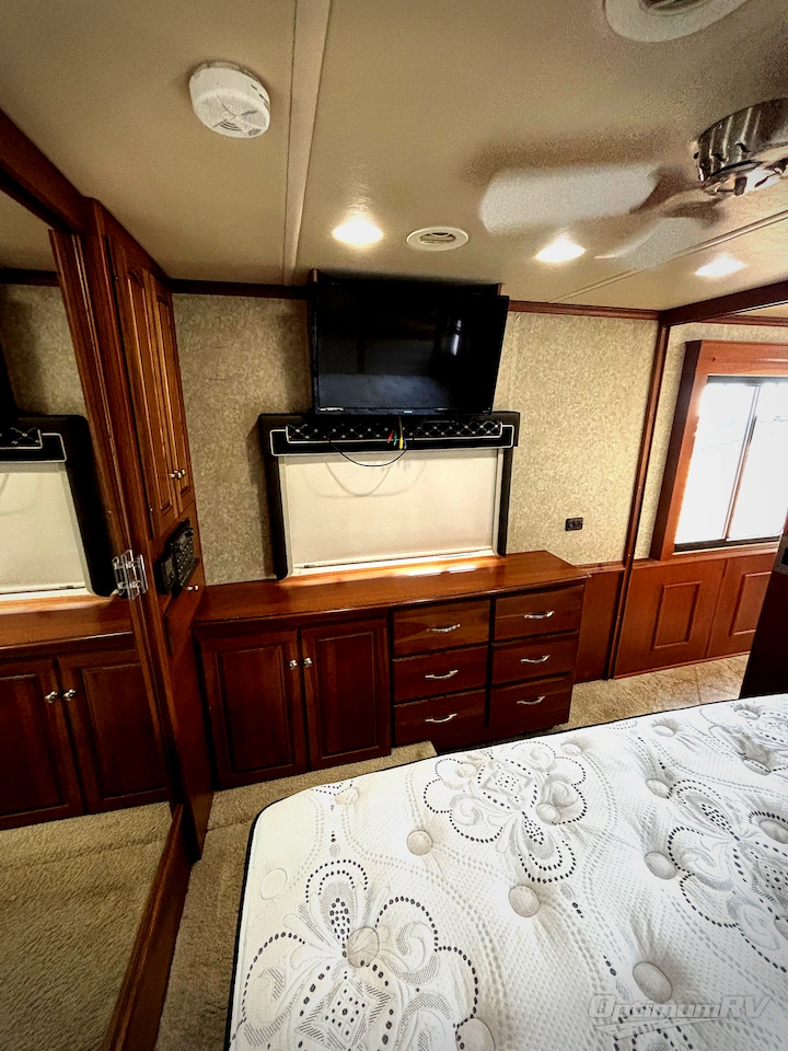 2010 Winnebago Tour 40BD Photo 15