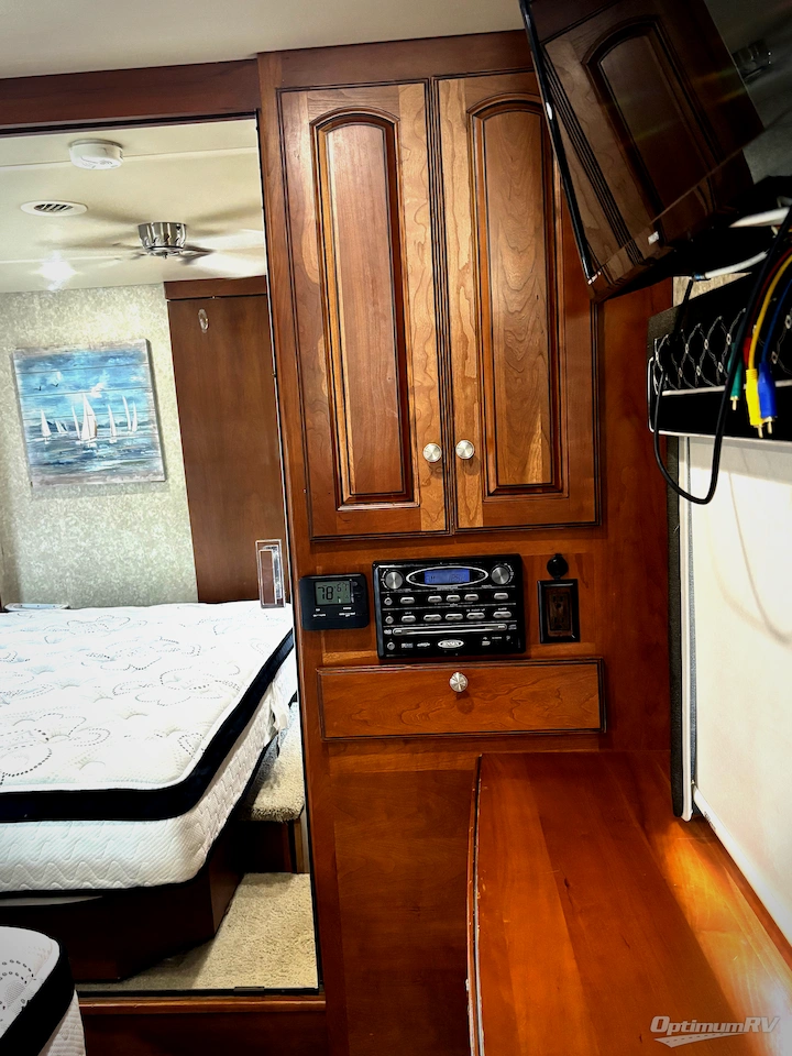 2010 Winnebago Tour 40BD Photo 16