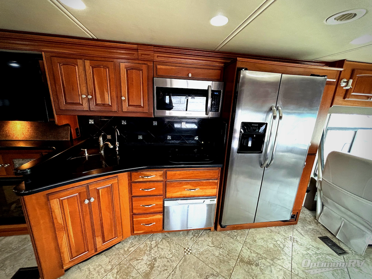 2010 Winnebago Tour 40BD Photo 18