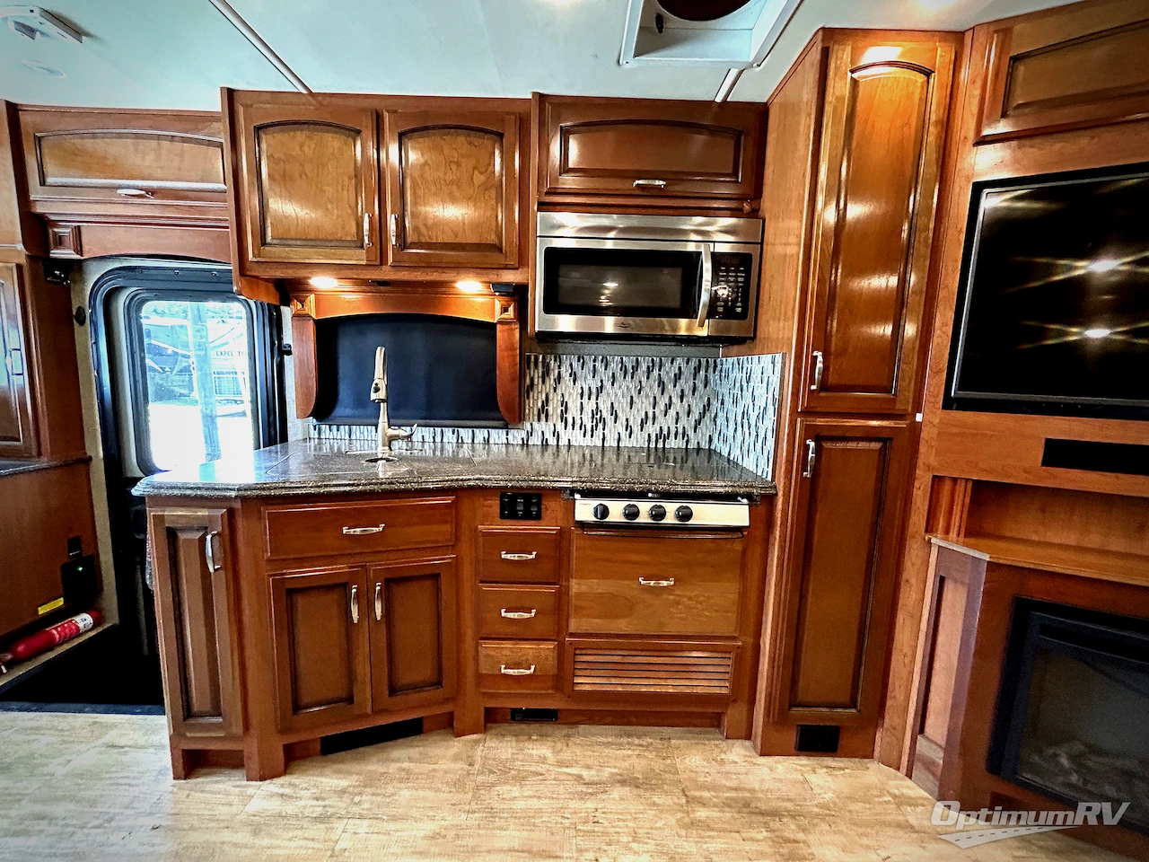 2018 Holiday Rambler Navigator XE 36U Photo 6
