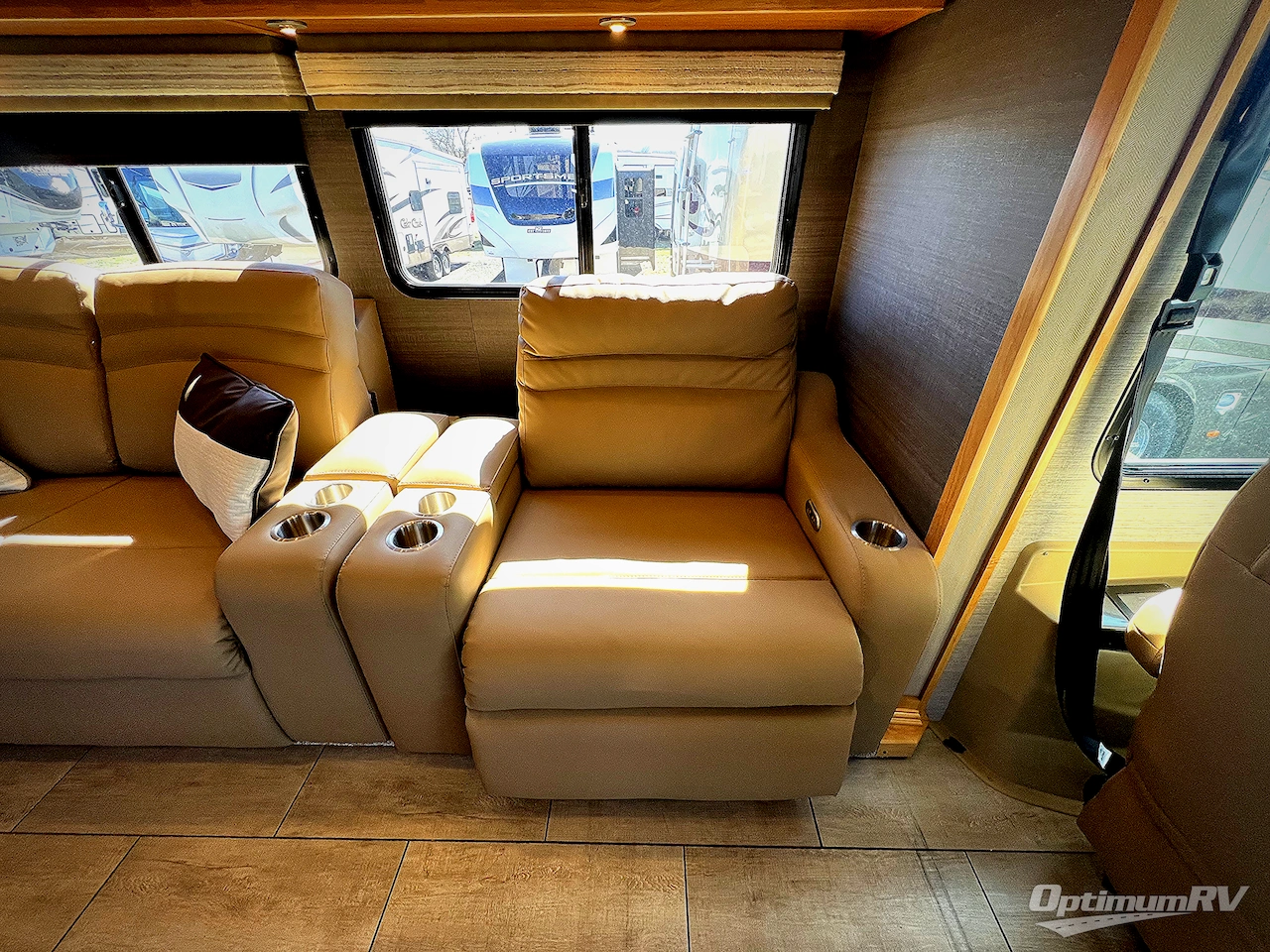 2022 Tiffin Allegro RED 340 33 AL Photo 7