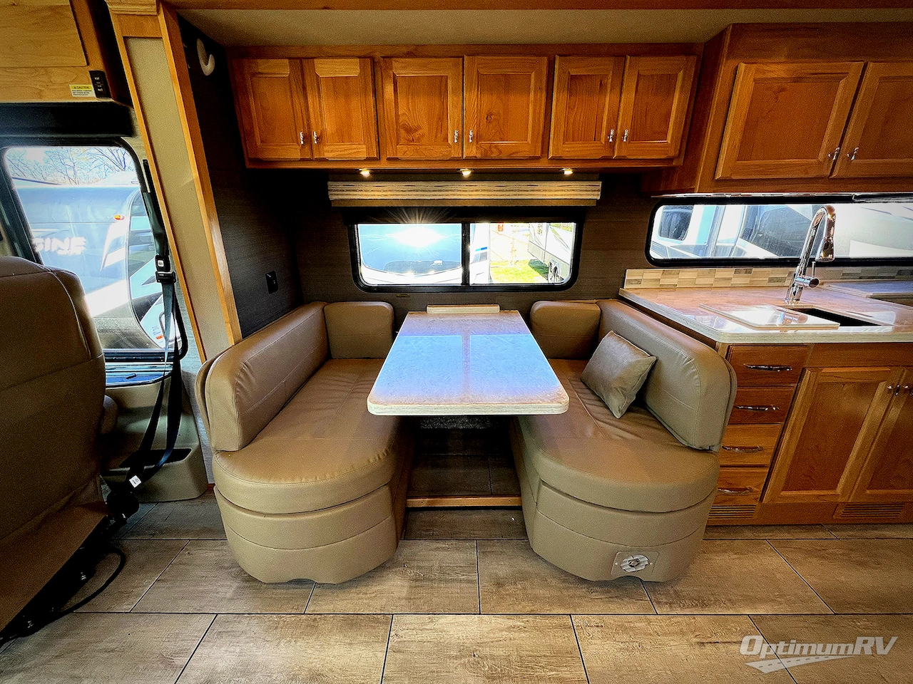 2022 Tiffin Allegro RED 340 33 AL Photo 9