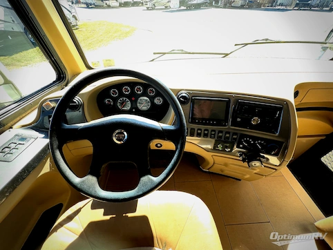 2014 Tiffin Phaeton 40QTH RV Photo 2