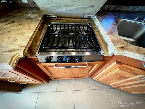 2014 Tiffin Phaeton 40QTH RV Photo 3