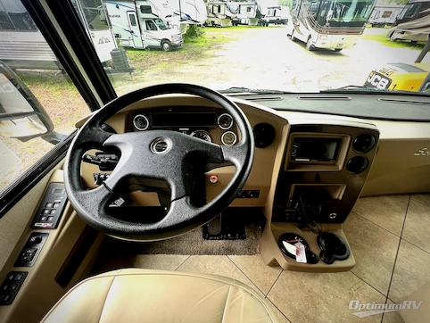 2015 Itasca Solei 34T RV Photo 2