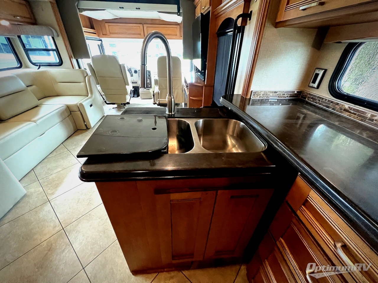 2015 Itasca Solei 34T Photo 11