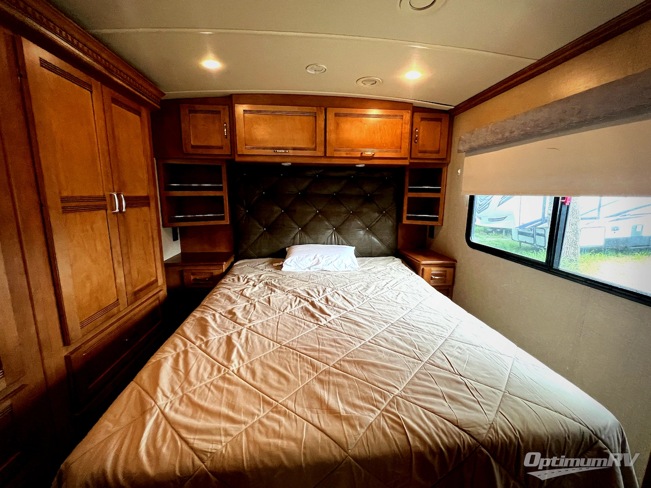 2015 Itasca Solei 34T Photo 16