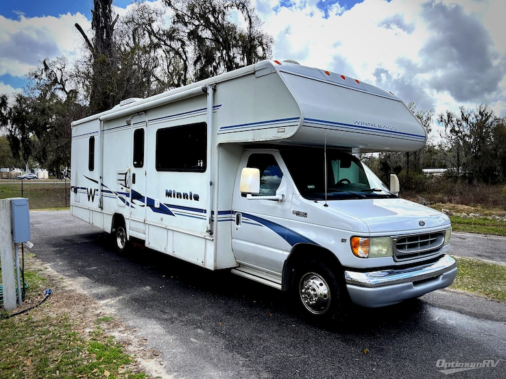 2002 Winnebago Minnie Winnie 329B RV Photo 1