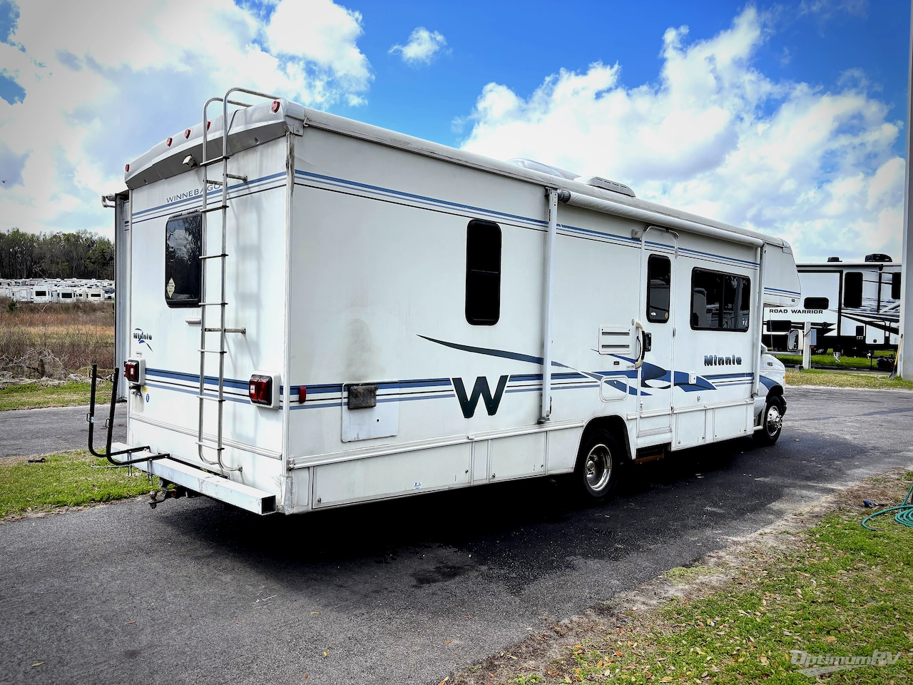 2002 Winnebago Minnie Winnie 329B Photo 2