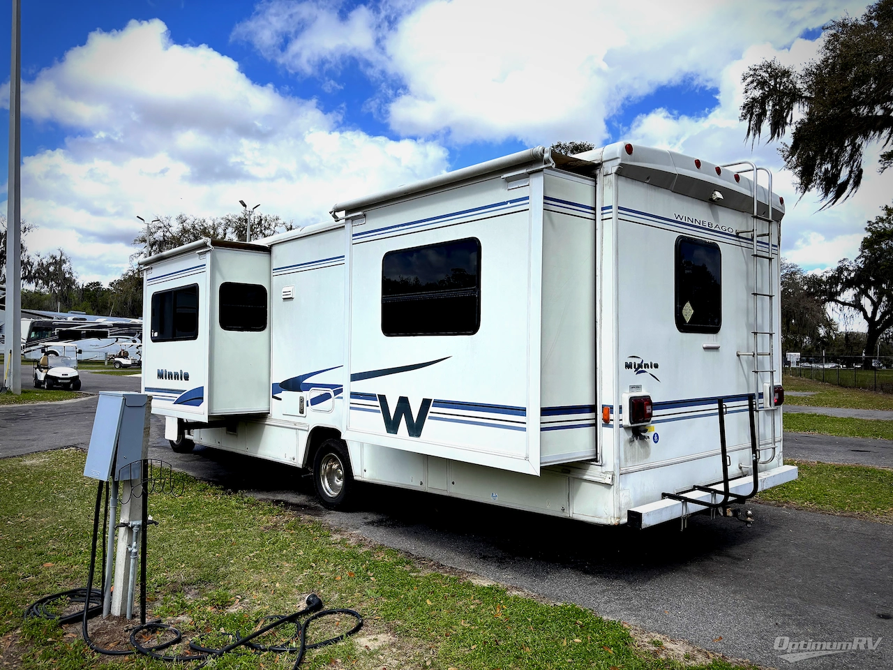 2002 Winnebago Minnie Winnie 329B Photo 3