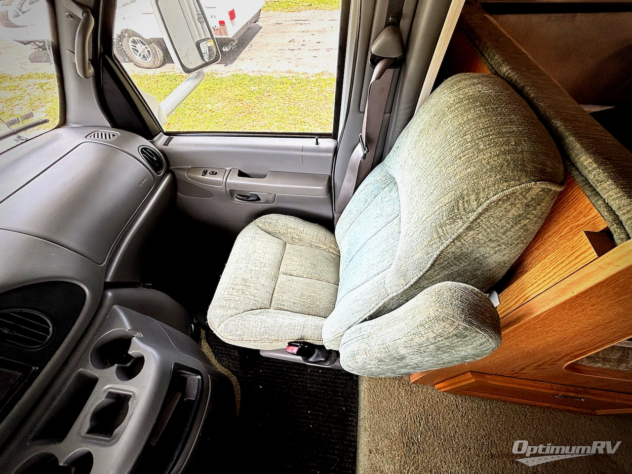 2002 Winnebago Minnie Winnie 329B Photo 9
