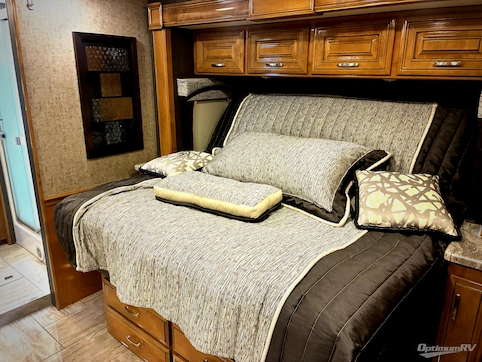 2019 Thor Aria 3901 RV Photo 3