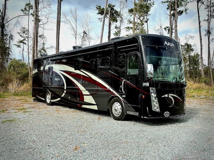 2019 Thor Aria 3901 RV Photo 1