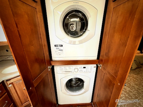 2012 Tiffin Phaeton 40 QBH RV Photo 4
