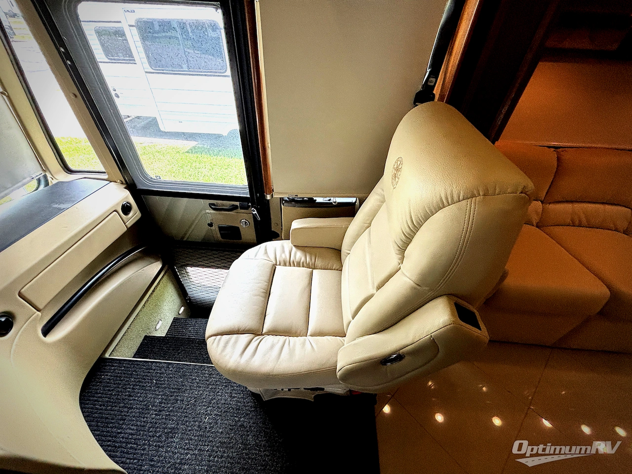 2012 Tiffin Phaeton 40 QBH Photo 9