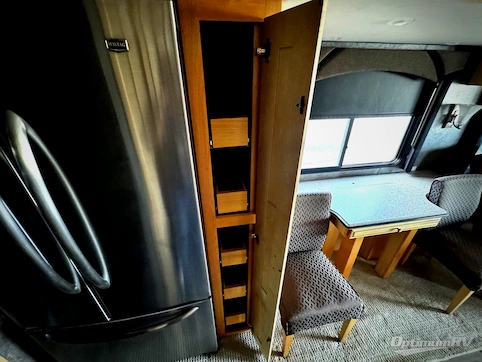 2014 Newmar Ventana 4037 RV Photo 3