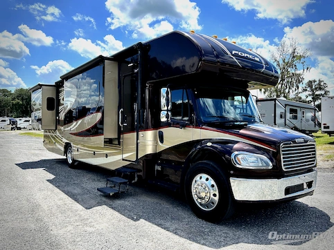 Used 2017 Dynamax FORCE 37TS HD Featured Photo